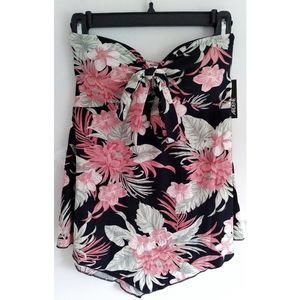 NWT - Ardene Black Floral Padded Strapless Top